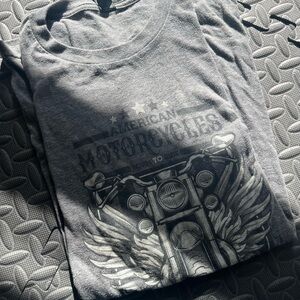 Gray Graphic T-Shirt🏍️